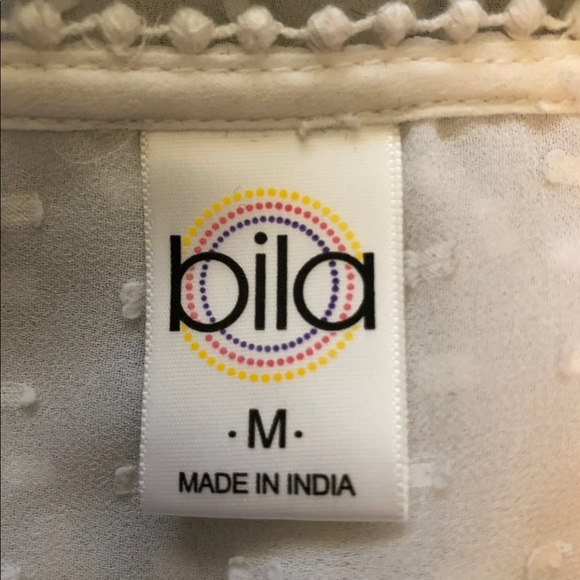 Sheer white blouse. 100% polyester. - Picture 4 of 5